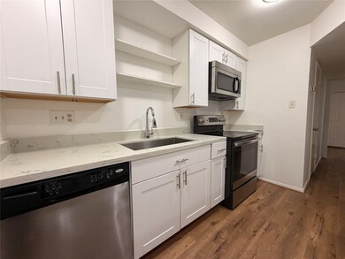 9303 Hammerly Blvd unit 302, Houston, TX 77080 - photo 6