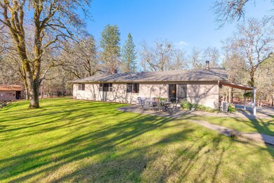 715 Catalpa Dr, Grants Pass, OR 97526 - photo 4