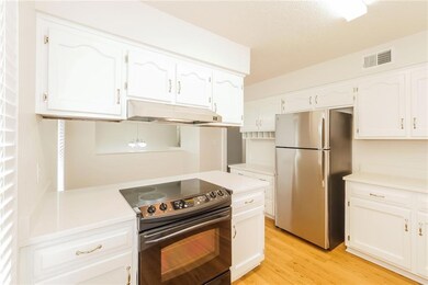 1018 Silver Lake Dr, Raymore, MO 64083 - photo 6