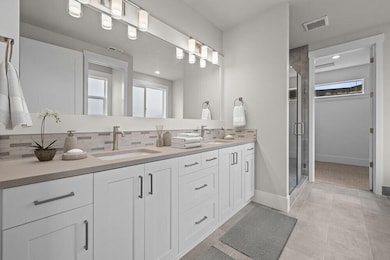 TL42-Aspen2TH-MP-Signature-PrimaryBath