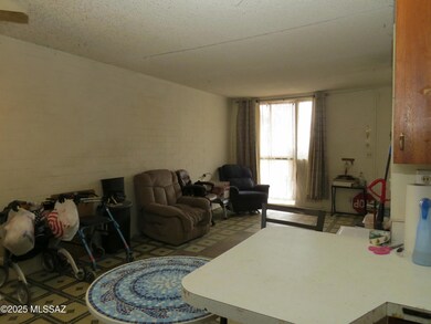 Living Area Off Kitchen!