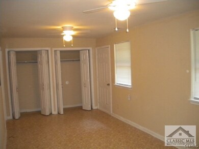 1052 Sweetwater Cir unit B, Athens, GA 30606 - photo 3