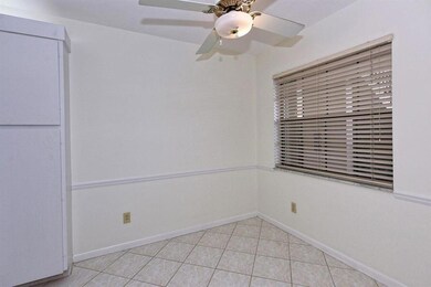201 Pinecrest Circle C Dining