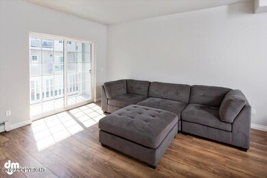 07-Living IMG_1018