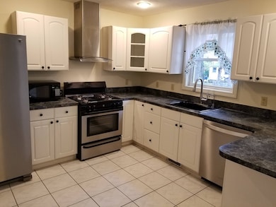 18 Goethe St, West Roxbury, MA 02132 - photo 3