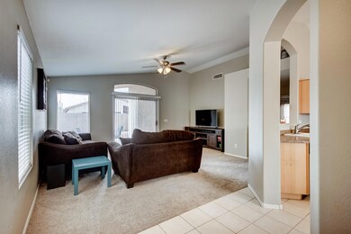 1215 W Breckenridge Ave-7
