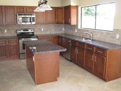 (04) Kitchen