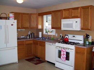 49 Meadow Ln, Orange, MA 01364 - photo 5