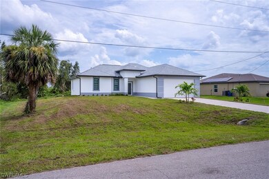 256 Blackstone Dr, Fort Myers, FL 33913 - photo 3