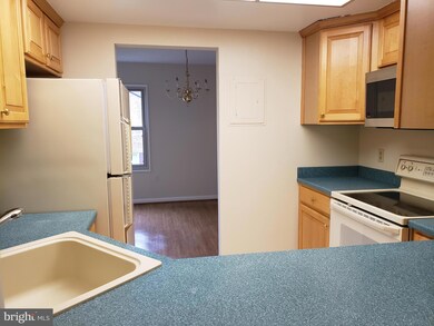 3600 Gleneagles Dr unit 72D, Silver Spring, MD 20906 - photo 3