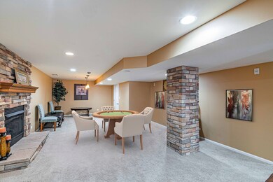 6 Covington Ct, Algonquin, IL 60102 - photo 2