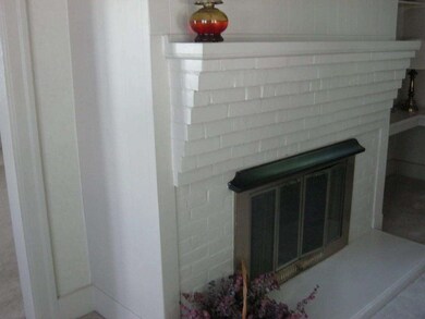 28 Tiverton Pkwy, Worcester, MA 01602 - photo 5