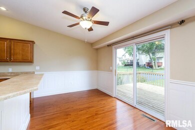 6721 Silvercreek Dr, Davenport, IA 52806 - photo 7