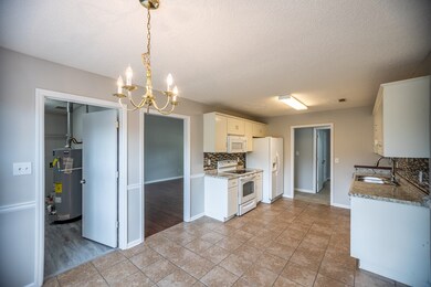 2002 Clover Ln, Augusta, GA 30906 - photo 5