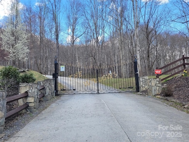 Gate to the Willows community