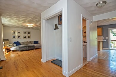 17 Walker St, Cranston, RI 02920 - photo 5