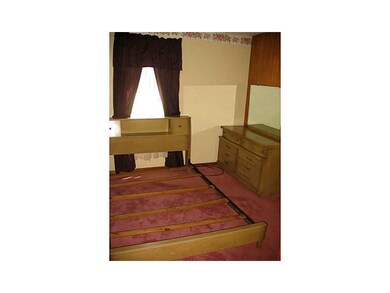 8 E Washington St, Center Point, IA 52213 - photo 7