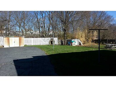 Yard/Garden. Large Yard great for entertaining.