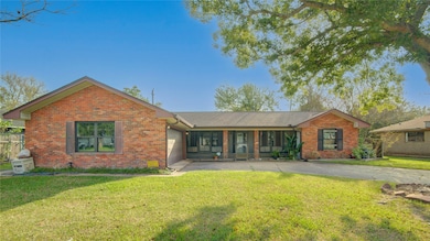 1607 W 11th St, Freeport, TX 77541 - photo 3