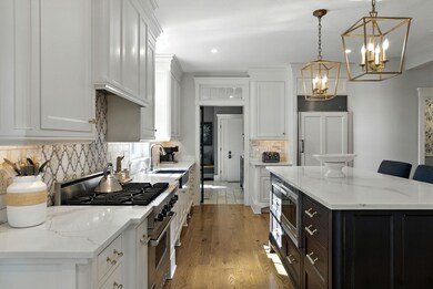 7 Vernon St, Newburyport, MA 01950 - photo 5