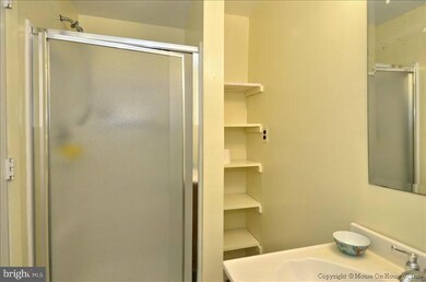 11567 Summer Oak Dr, Germantown, MD 20874 - photo 3