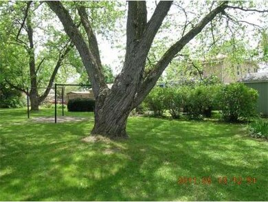 2 Foss St, Westfield, MA 01085 - photo 4