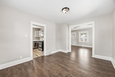 304 34th St NE, Cedar Rapids, IA 52402 - photo 7