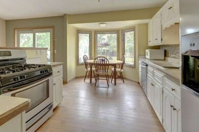OPEN DESIGN WITH EAT IN KITCHEN. STAINLESS STEEL R