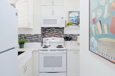 1063 Lower Main St unit 207, Wailuku, HI 96793 - photo 2