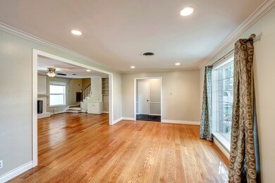 13910 Queensbury Ln, Houston, TX 77079 - photo 2