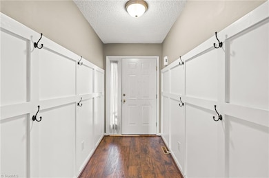 2866 Bridgeport Dr, Winston Salem, NC 27103 - photo 3