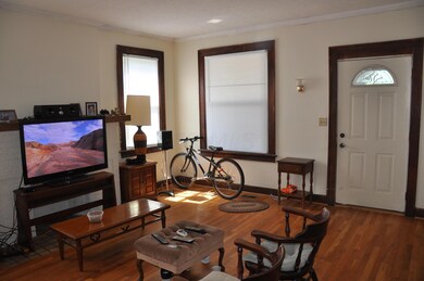 163 Arcadia living 3