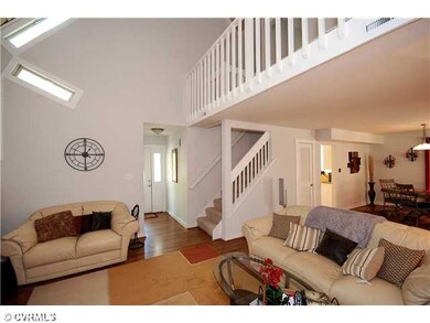 Interior Space/Layout - stairs and balcony overloo