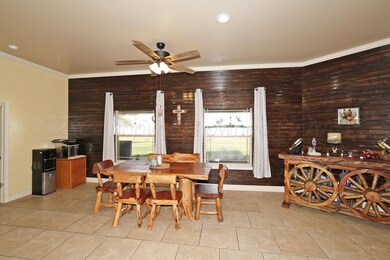 8-Dining Area
