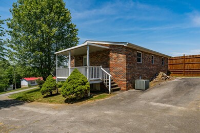 110 Riverview Ave, Watauga, TN 37694 - photo 7