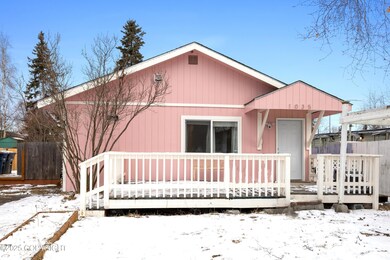 02-FRONT EXTERIOR_E12A_IMG_2
