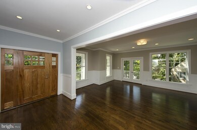 6305 15th Rd N, Arlington, VA 22205 - photo 2