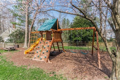 Play set conveys with home!