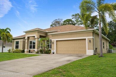 185 Dandridge Ave NW, Palm Bay, FL 32907 - photo 4