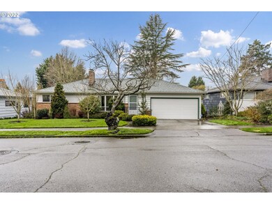 6421 SW Loop Dr, Portland, OR 97221 - photo 2