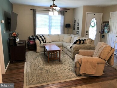 501 Rolando Dr, Colonial Beach, VA 22443 - photo 4