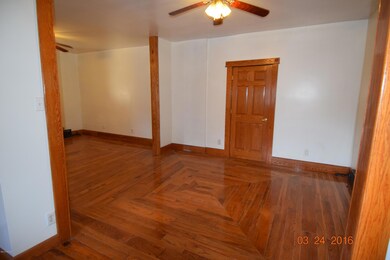 Family room 2