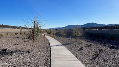 Estrella Crossing walking trail