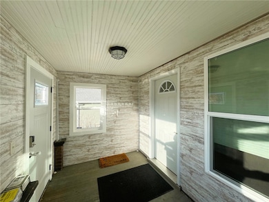 823 Summer St unit 1-2, Eau Claire, WI 54701 - photo 2