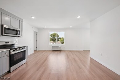 369 18th Ave unit 204, Newark, NJ 07103 - photo 3