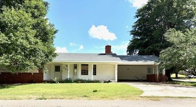 306 W 9th St, Cordell, OK 73632 - photo 2