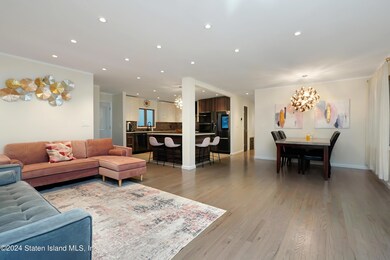 37 Beach Ave, Staten Island, NY 10306 - photo 6