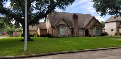 3906 Elmcrest Dr, Houston, TX 77088 - photo 2