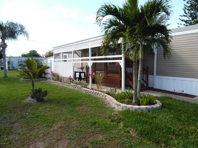 327 Pineapple St, Sebastian, FL 32958 - photo 5