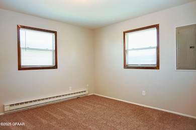 3621 13th Ave N, Grand Forks, ND 58203 - photo 7